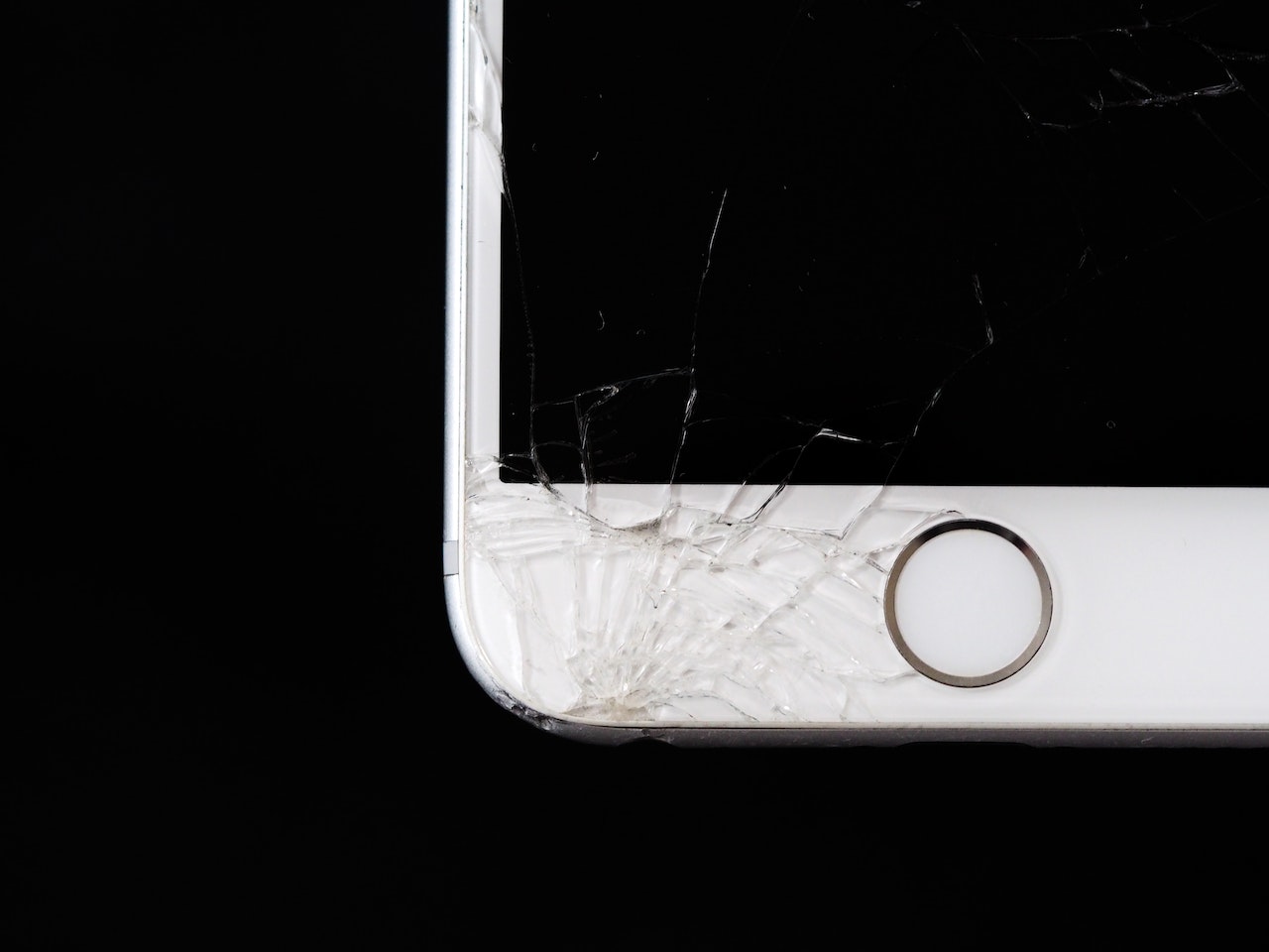 iPhone Screen Repair Dubai