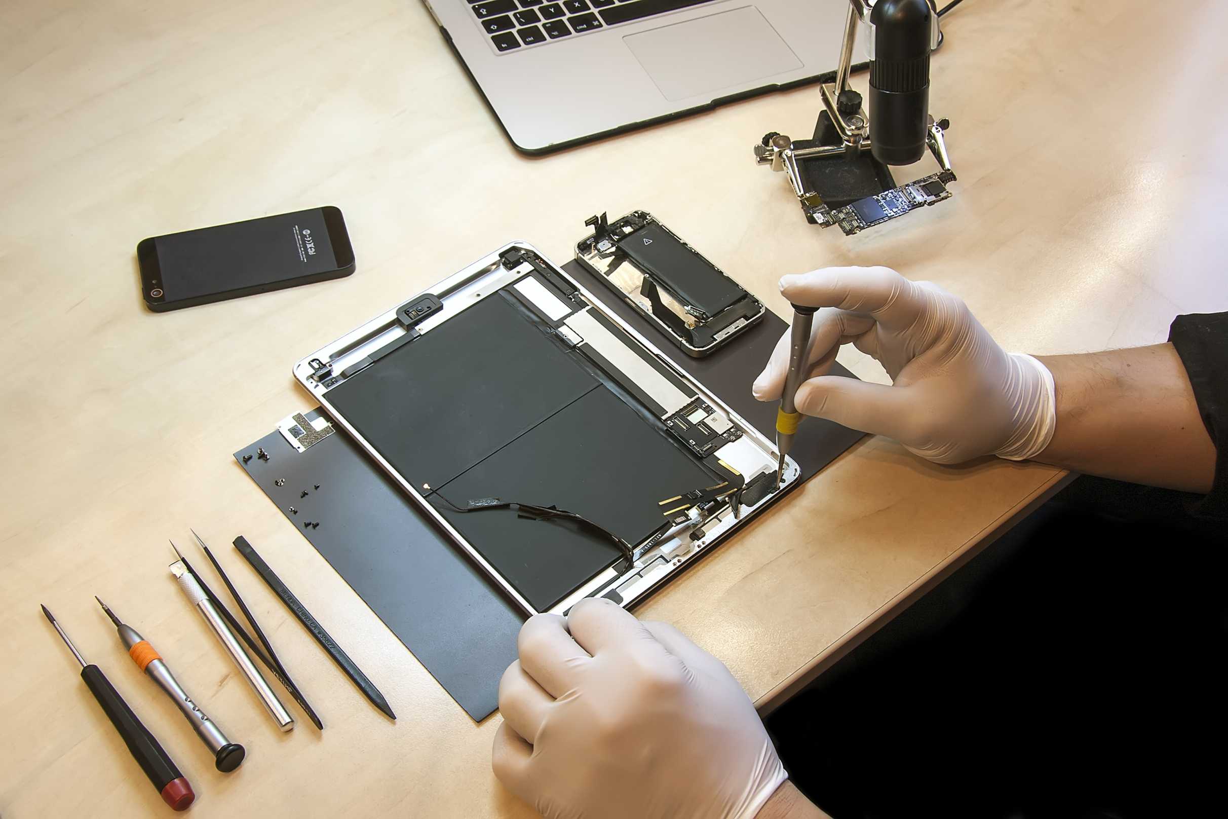 iPad screen replacement cost Dubai